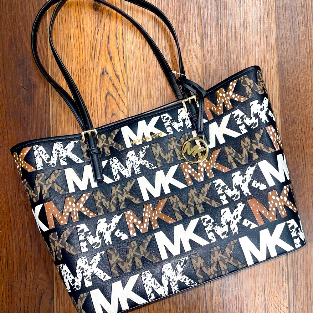 NWT Md MK Carryall Black/Animal Print Tote